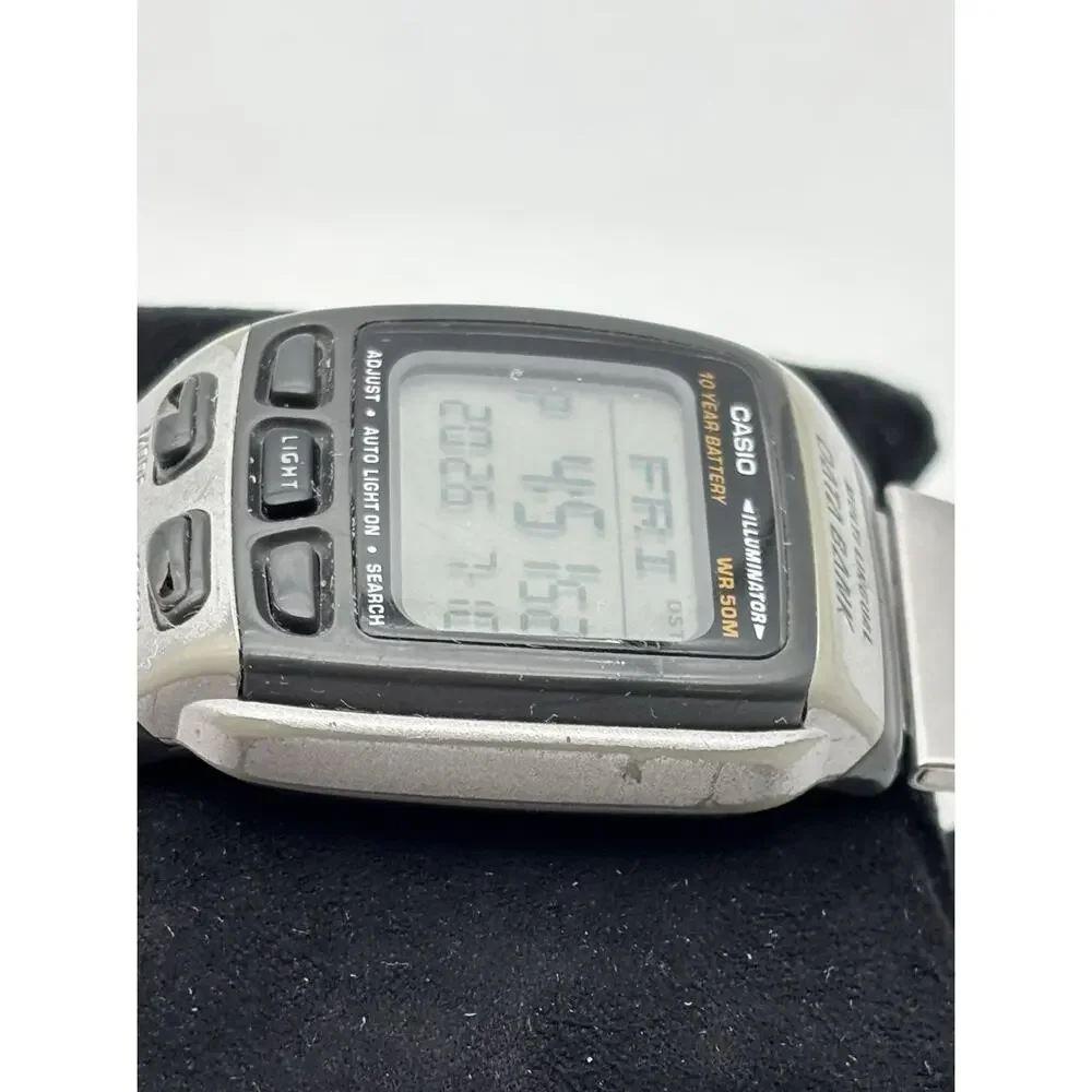 Vintage CASIO ILLUMINATOR 2524 DB-37H DIGITAL WATCH MULTI LINGUAL Working